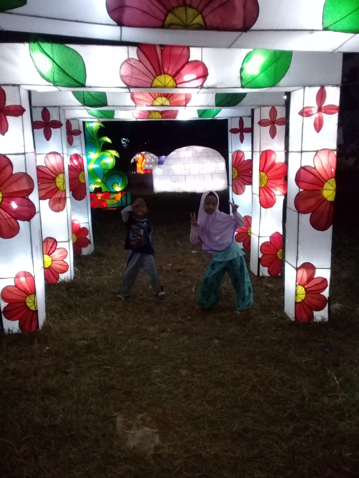 Keceriaan Kakak dan AA