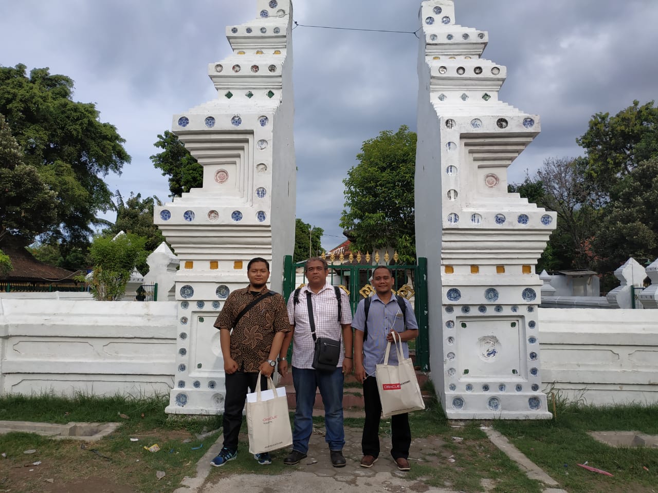 Keraton Kanoman Setelah Oracle Day